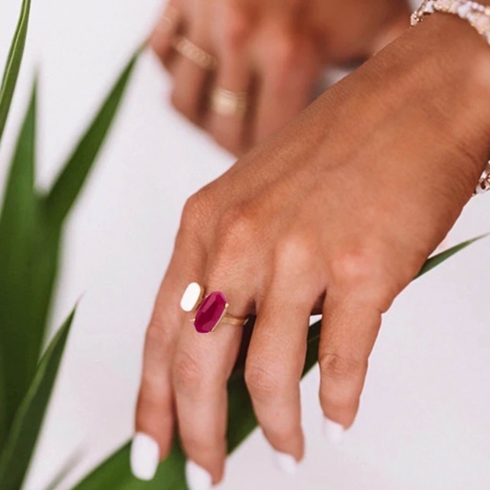 KENDRA SCOTT • Gold Adjustable One Size Fits All Pryde Maroon Jade Ring - Picture 4 of 7